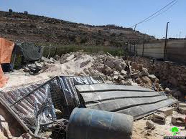 الاحتلال يهدم غرفة زراعية