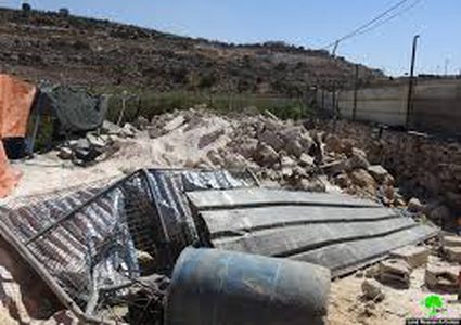 الاحتلال يهدم غرفة زراعية