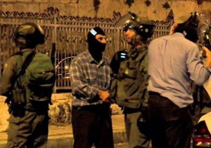 مستعربون يعتقلون 3 شبان من بلدة الطور بالقدس
