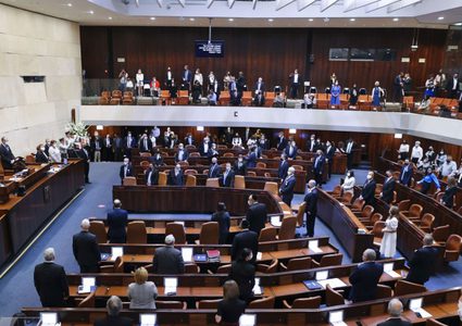 كنيست الاحتلال يمنح الثقة لحكومة التغيير الجديدة