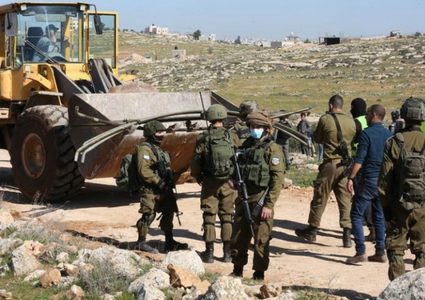 تجميد هدم تجمع الميتة بالأغوار الشمالية