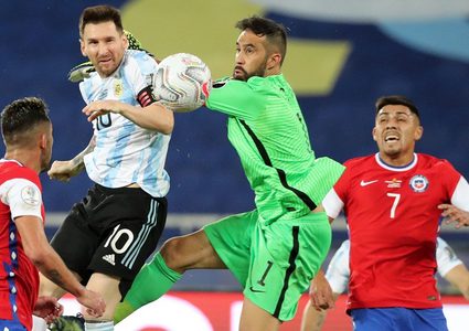 ميسي يعترف بالتقصير بعد التعادل مع تشيلي