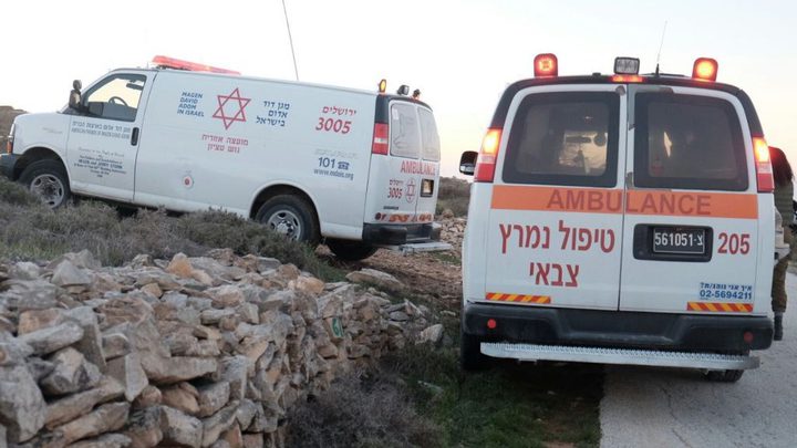 إصابة مستوطنين بجراح متوسطة بعد رشق سيارتهما بالحجارة في عزون