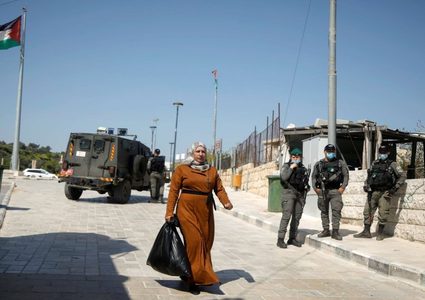 الاحتلال يوقف أعمال تأهيل مدخل سبسطية شمال نابلس