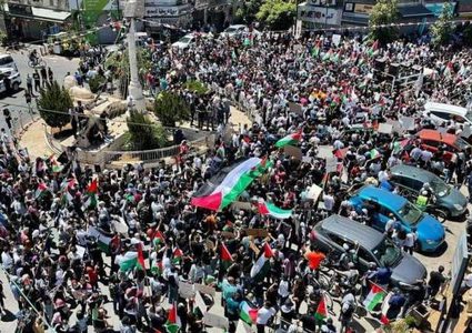 مسيرات ووقفات إسنادية في محافظات قطاع غزة رفضاً لمسيرة الاعلام