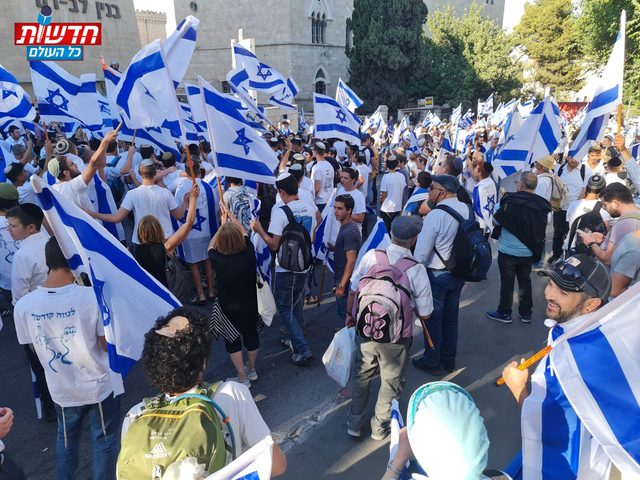 إصابات خلال انطلاق مسيرة الأعلام الاستفزازيّة في القدس المحتلة