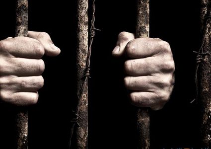 10 أسرى مضربون عن الطعام في معتقلات الاحتلال