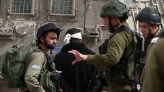 قوات الاحتلال تعتقل مواطنين من محافظة الخليل