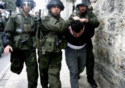 القدس: الاحتلال يعتقل مواطنين ويعتدي على أحدهم في راس العامود