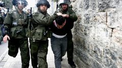 القدس: الاحتلال يعتقل مواطنين ويعتدي على أحدهم في راس العامود