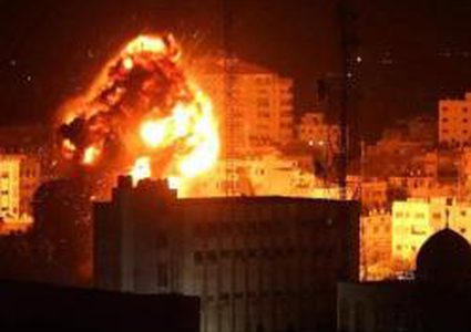 الإعلام العبري: الاحتلال سيرد الليلة على إطلاق البالونات الحارقة