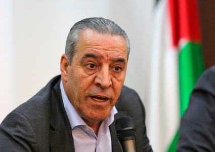 الشيخ يرد على أنباء ربطته بعملية شراء لقاحات "منتهية الصلاحية"