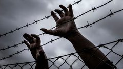 3 أسرى يدخلون أعواما جديدة في سجون الاحتلال الإسرائيلي