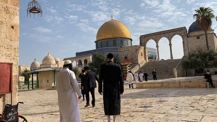 مستوطنون يقتحمون الأقصى من جهة باب المغاربة