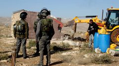 قوات الاحتلال تهدم غرفة زراعية في بلدة الخضر جنوب بيت لحم