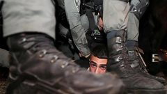 680 شخصية عالمية تدعو واشنطن لإنهاء القمع والتمييز ضد الفلسطينين