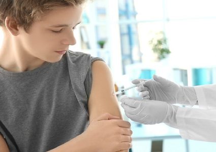 روسيا تبدأ في اختبار لقاح ضد فيروس كورونا للمراهقين