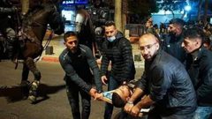 إصابة شابين واعتقال آخرين بمواجهات مع الاحتلال في حي الشيخ جراح