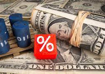 النفط يهبط بفعل قوة الدولار