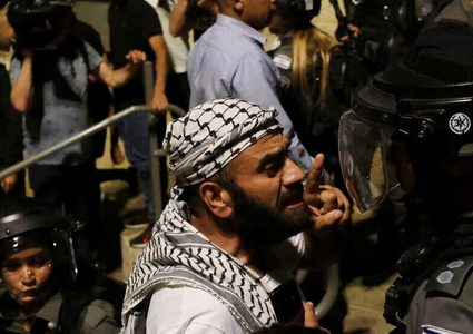 المستوطنون يواصلون استفزاز أهالي حي الشيخ جراح