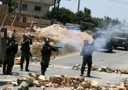 اصابة عاملين برصاص الاحتلال  واعتقالهما في جنين