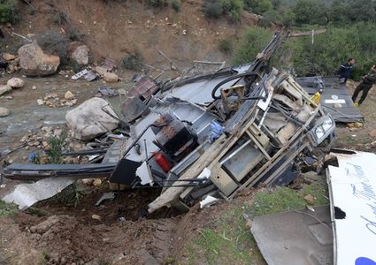 مقتل صحفيين اوإصابة 21 في انقلاب حافلة غرب ايران