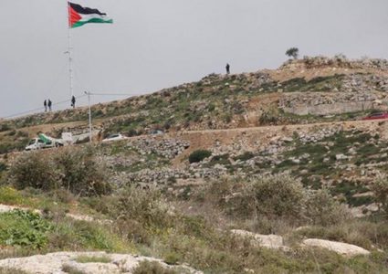 الاحتلال يغلق الطرق المؤدية إلى جبل صبيح في بيتا