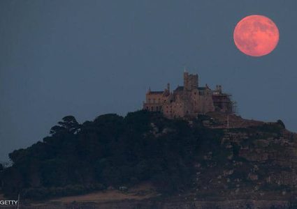 العالم يترقب آخر قمر "عملاق" هذا العام