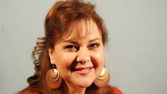 ما هو سر التكتم على الحالة الصحية للفنانة دلال عبد العزيز ؟