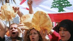 نقص "المازوت" في لبنان يهدد بأزمة الخبز