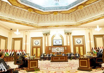 قمة العراق تؤكد على ضرورة تفعيل الجهود لتحقيق السلام العادل