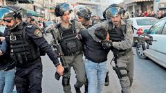 قوات الاحتلال تعتقل شابا من مدينة القدس المحتلة