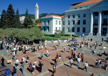 حكومات طلابية في جامعة كاليفورنيا تطالب بمقاطعة" اسرائيل"