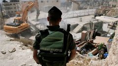 الاحتلال يخطر بهدم 4 منازل مأهولة في قرية الولجة