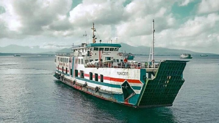 إندونيسيا تعلن عن غرق سفينة على متنها 56 شخصا