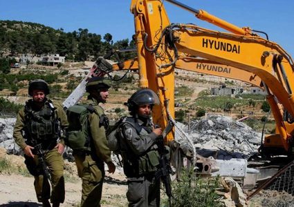 سلطات الاحتلال يخطر بوقف البناء في منزلين قيد الإنشاء شرق بيت لحم