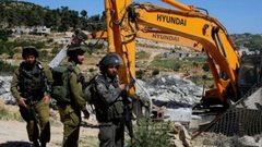 نابلس: الاحتلال يخطر بهدم 25 منزلا في قرية الساوية