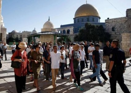 122 مستوطنا يقتحمون "الأقصى"