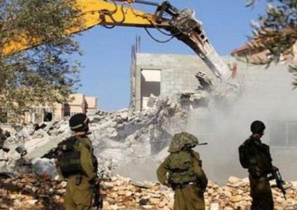 سلطات الاحتلال تخطر بوقف البناء في بركسين بالولجة