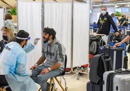 تحذير من احتمال تعطل الرحلات الجوية بسبب كورونا في دولة الاحتلال