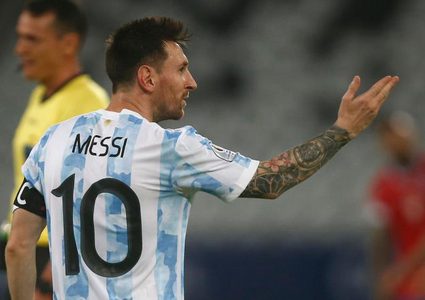 ميسي ينضم إلى قائمة تاريخية حال تجديد عقده مع برشلونة الإسباني