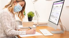 دراسة مرعبة تكشف تأثير العمل طويلا من المنزل على شكل الإنسان