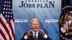 بايدن يشيد بانتعاش تاريخي للاقتصاد الأميركي