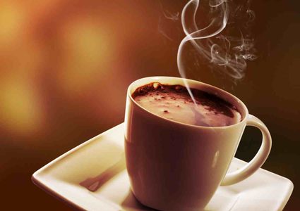 المشروبات الساخنة في الصيف تبرّد الجسم