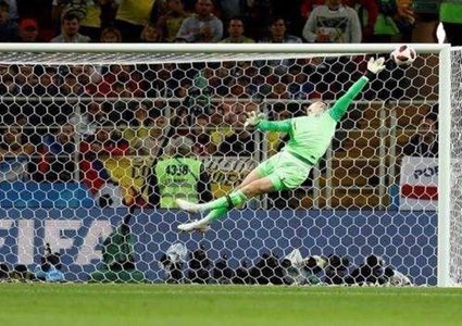 حراس مرمى خطفوا الأضواء ببطولات عالمية