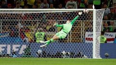 حراس مرمى خطفوا الأضواء ببطولات عالمية