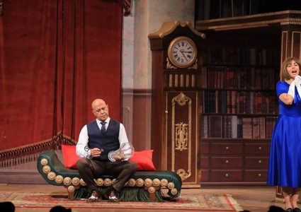 ما السبب وراء إغلاق مسرح أشرف عبد الباقي؟