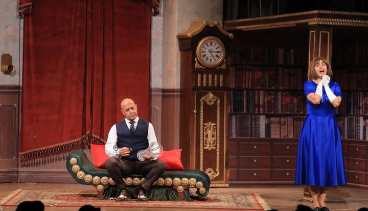 ما السبب وراء إغلاق مسرح أشرف عبد الباقي؟