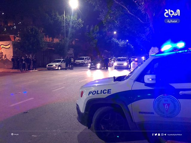 توقيف عدد من الأشخاص لتجمعهم دون موافقة في رام الله