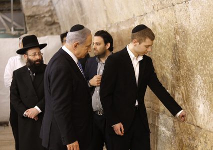 المحكمة الإسرائيلية ترد طلب نجل نتنياهو وتلزمه بالتعويضات